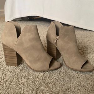 Neutral open toed heeled boots